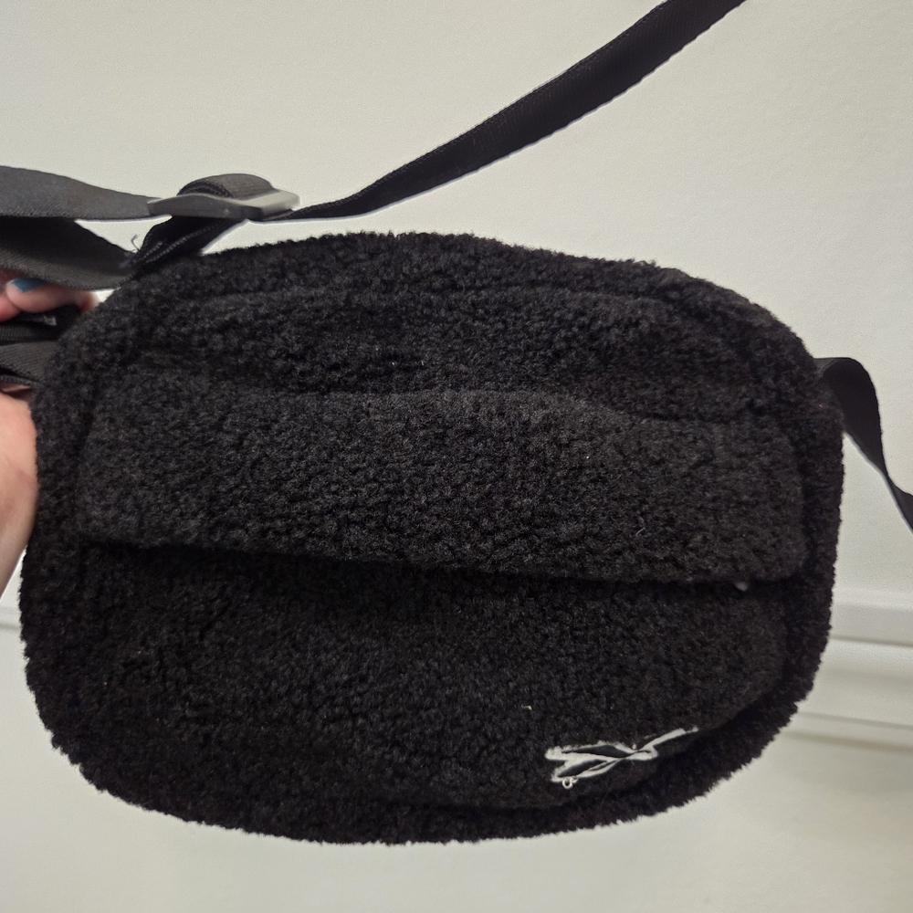 Reebok Dani Crossbody Crossbody shoulder Bag. - Picture 5 of 6
